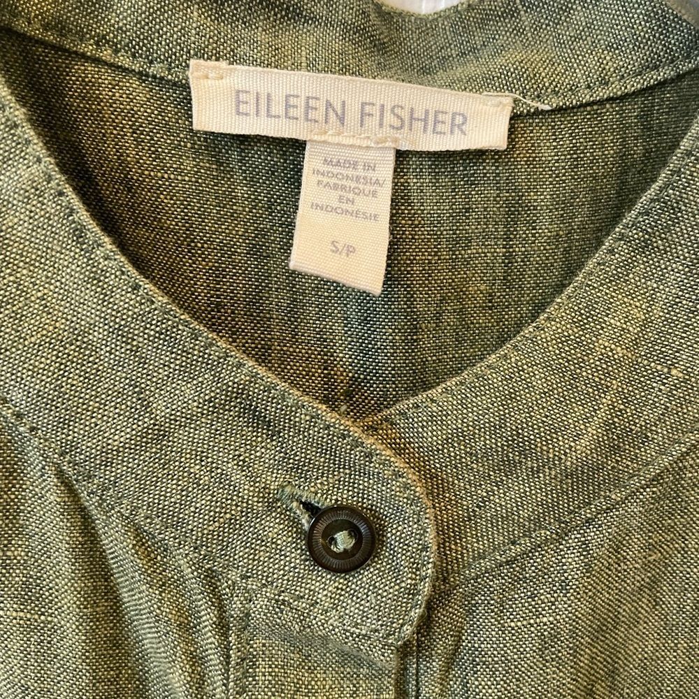 Eileen Fisher green linen top - Picture 3 of 4